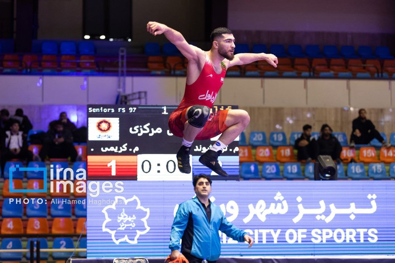 نخستین روز مسابقات کشتی قهرمانی کشور