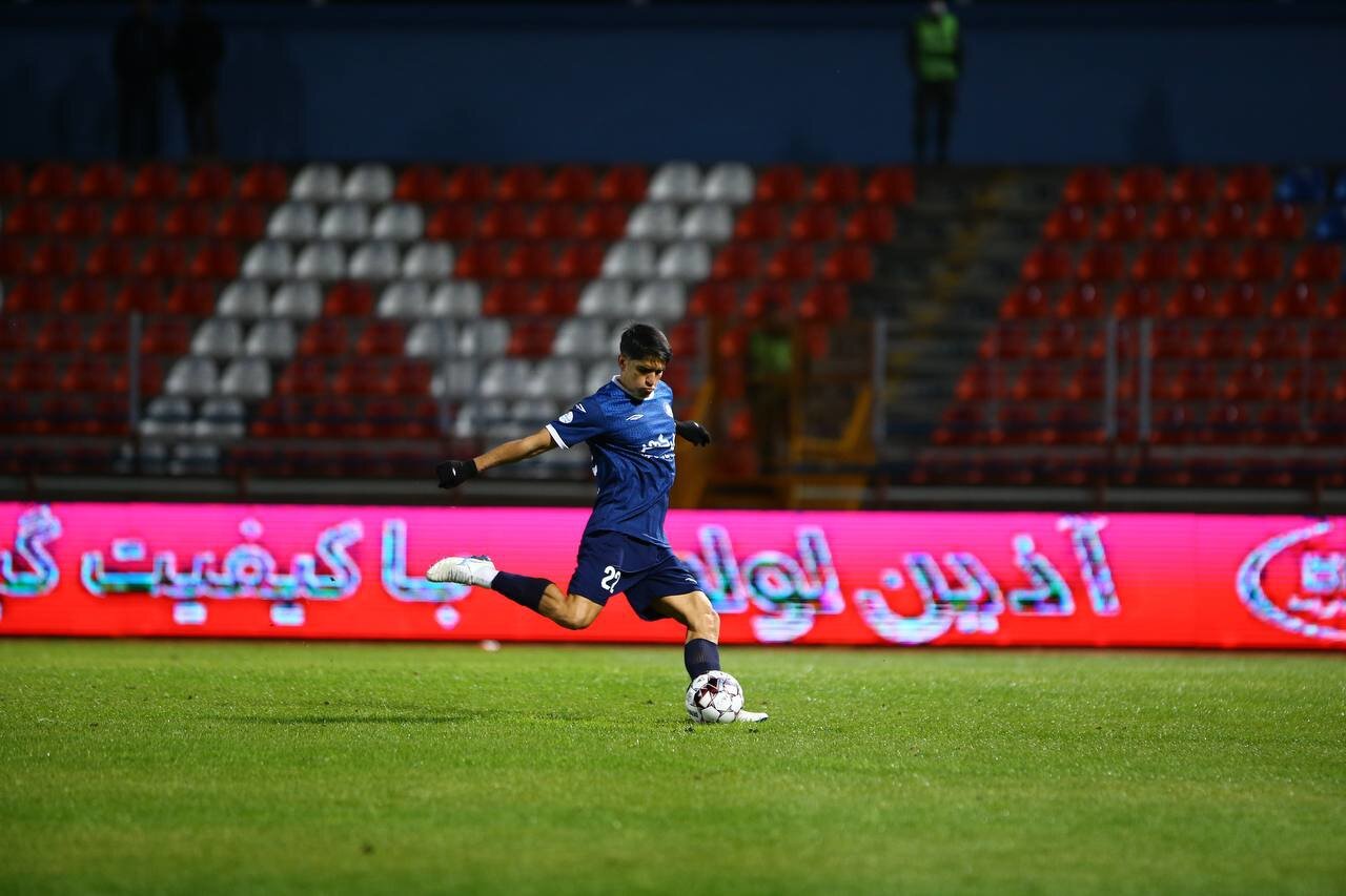 پنالتی تقدیم به عضو جدید خانواده حسن یزدانی