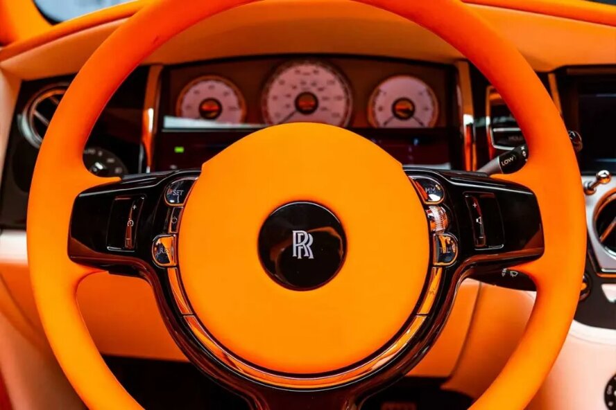 عجیب‌ترین تیونینگ رولزرویس با چهره‌ای فضایی!