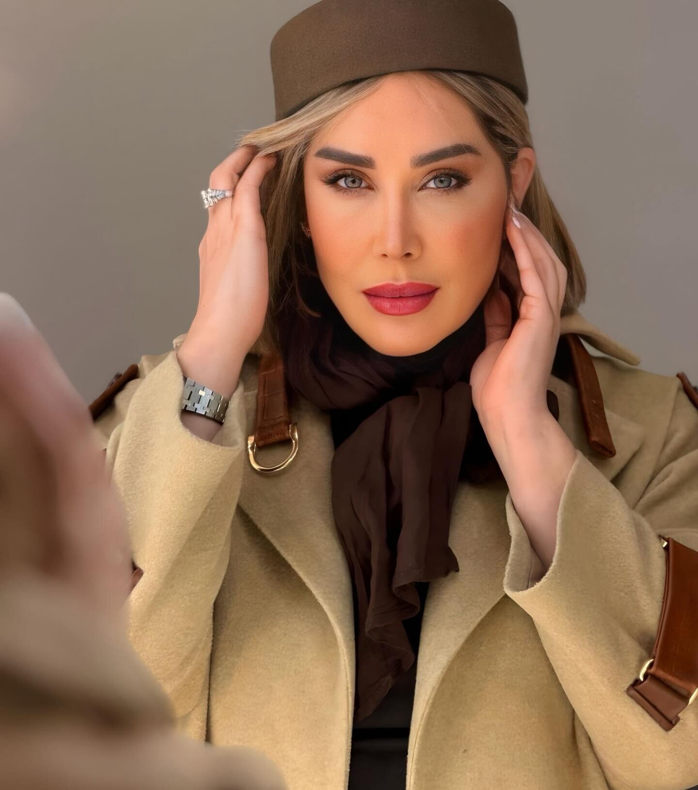 ژستهای خاص سارا منجزیپور در استایل جدیدش جلب توجه کرد