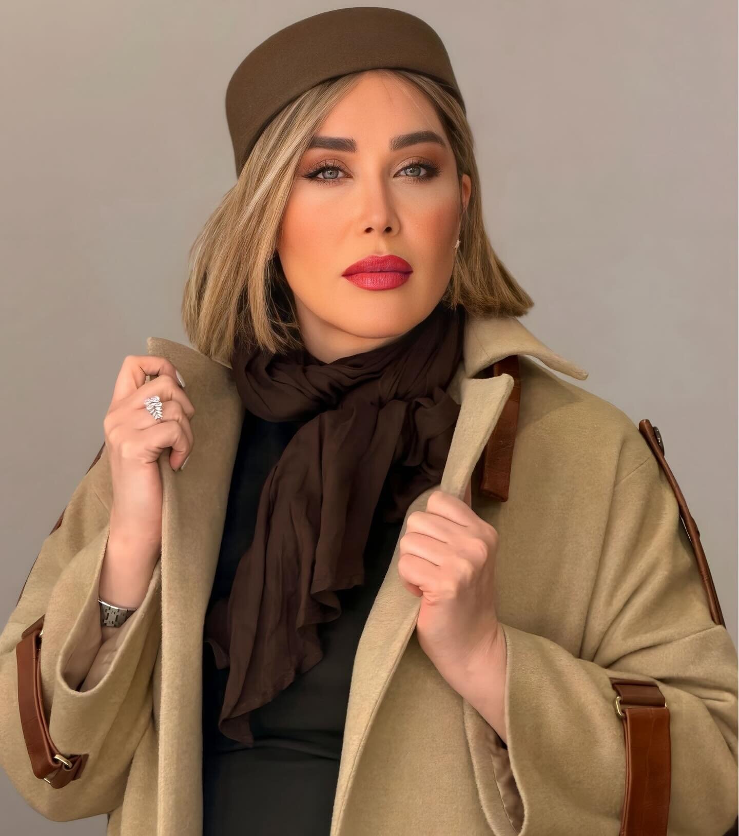 ژستهای خاص سارا منجزیپور در استایل جدیدش جلب توجه کرد