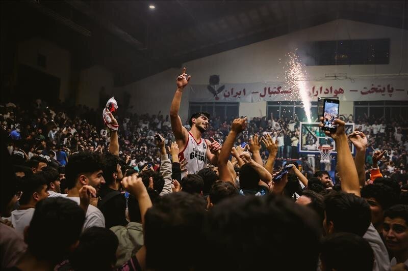 نقره جهان برای عکاس ایرانی