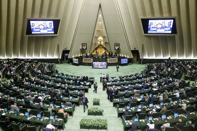 تذکرات شفاهی نمایندگان به مسئولان؛ هشدار از تعمیق شکاف بین درآمد و هزینه خانوار