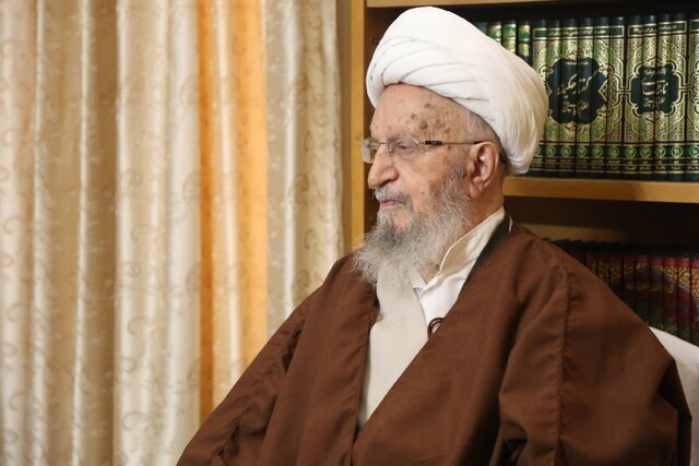 آیتالله مکارم شیرازی: تصمیمات کلان آینده کشور در آموزش و پرورش رقم میخورد