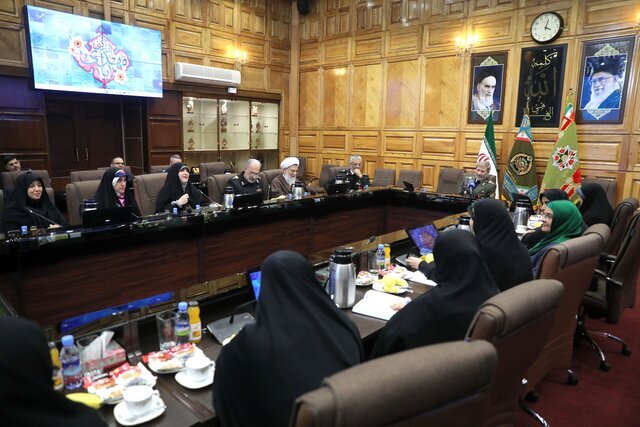 اخبار سیاسی ۳دی؛ خط ونشان برای آژانس انرژی اتمی/رویکرد مجلس درباره «افزایش حقوق ۱۴۰۵»