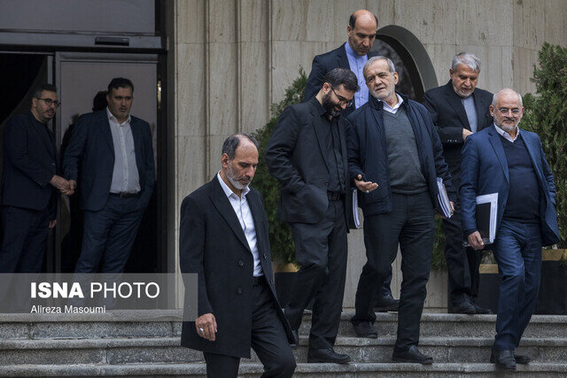 اخبار سیاسی ۳دی؛ خط ونشان برای آژانس انرژی اتمی/رویکرد مجلس درباره «افزایش حقوق ۱۴۰۵»