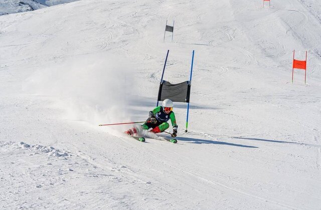 رئیس فدراسیون: اسکی‌بازان را با قرض و قوله به اروپا فرستادم