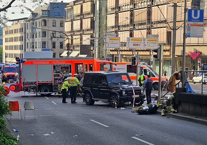 ورود یک خودرو به جمعیت و زخمی شدن ۹ نفر در هلند