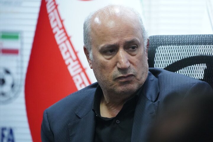 تاج: فدراسیون فوتبال با نمادهای رنگین‌کمانی در بازی تیم ملی مخالف است