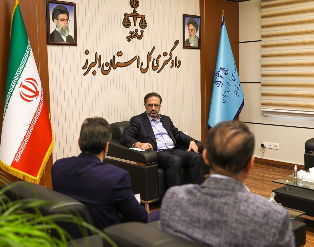 رسیدگی به درخواست‌های حقوقی و قضایی ۹۳۰ نفر از مراجعان در دیدار‌های مردمی دادگستری استان البرز