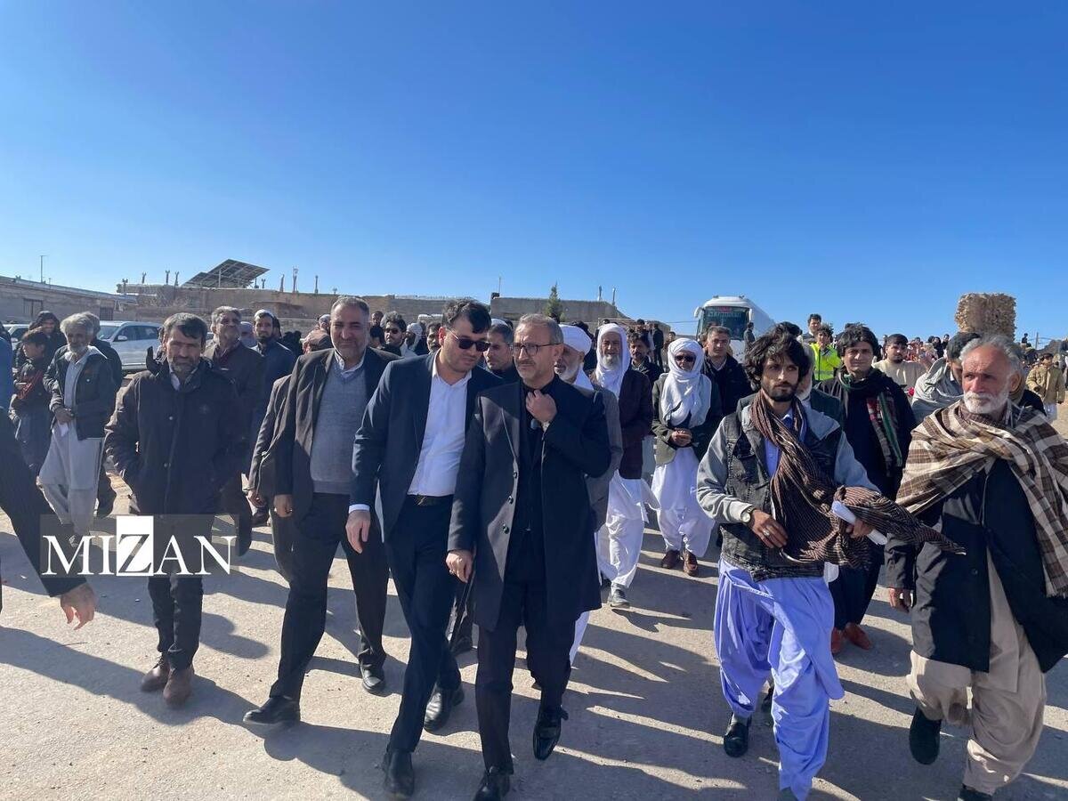 عدالت‌محوری در نقطه صفر مرزی / اجرای طرح جهادی خدمات قضایی رایگان در روستای مرزی ملکی/ حضور بیش از ۴۰۰ نفر در میز خدمت قضایی روستای مرزی زیرکوه