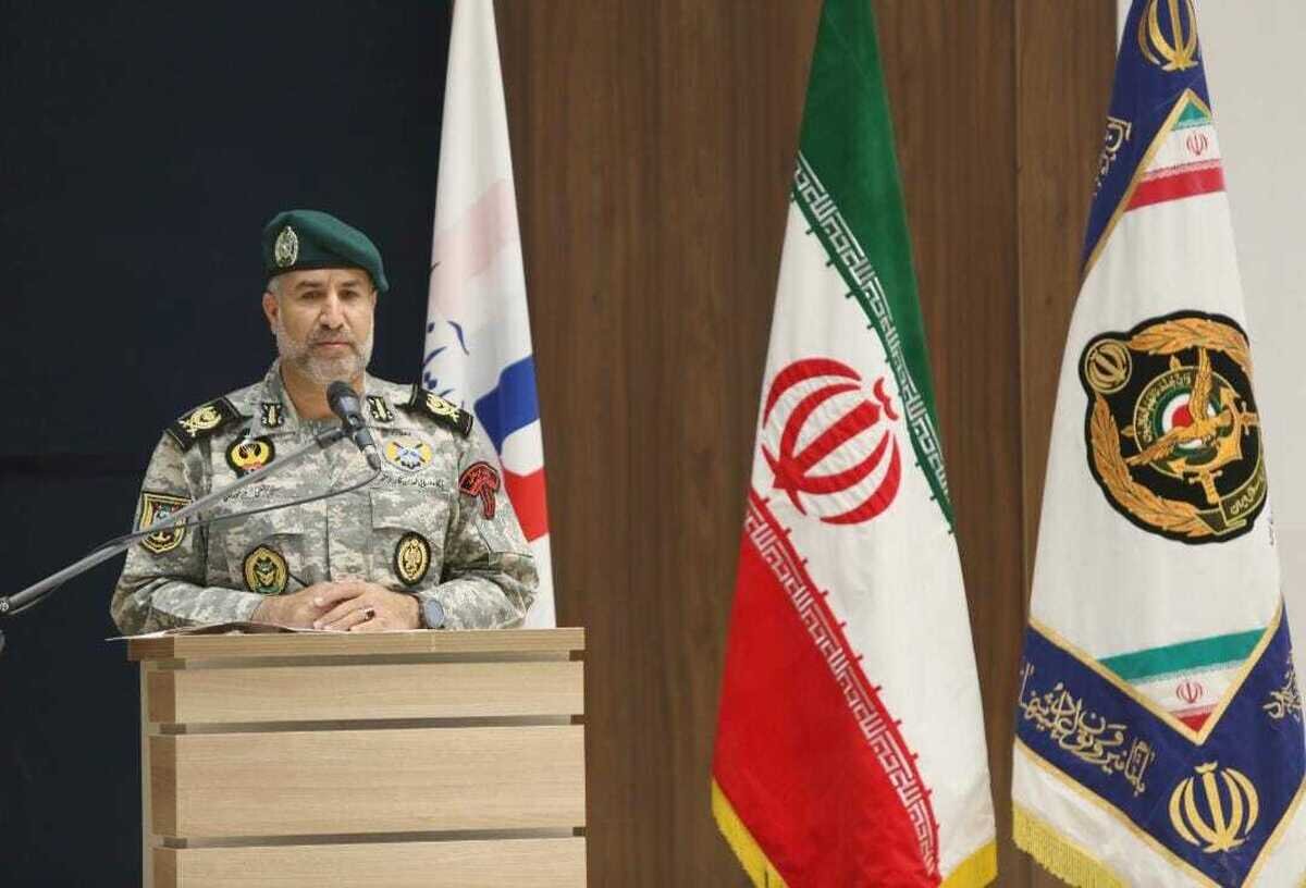 فرمانده پایگاه دریایی بوشهر:نیروی دریایی ارتش مدافع مرز‌های آبی و منافع ملی است