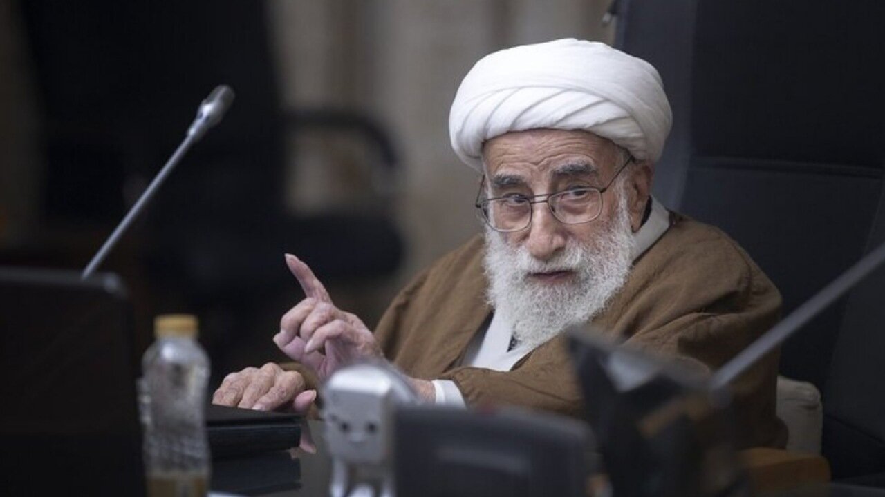 قوی کردن بنیه علمی بهترین راه مقابله با هجمه‌های فرهنگی است