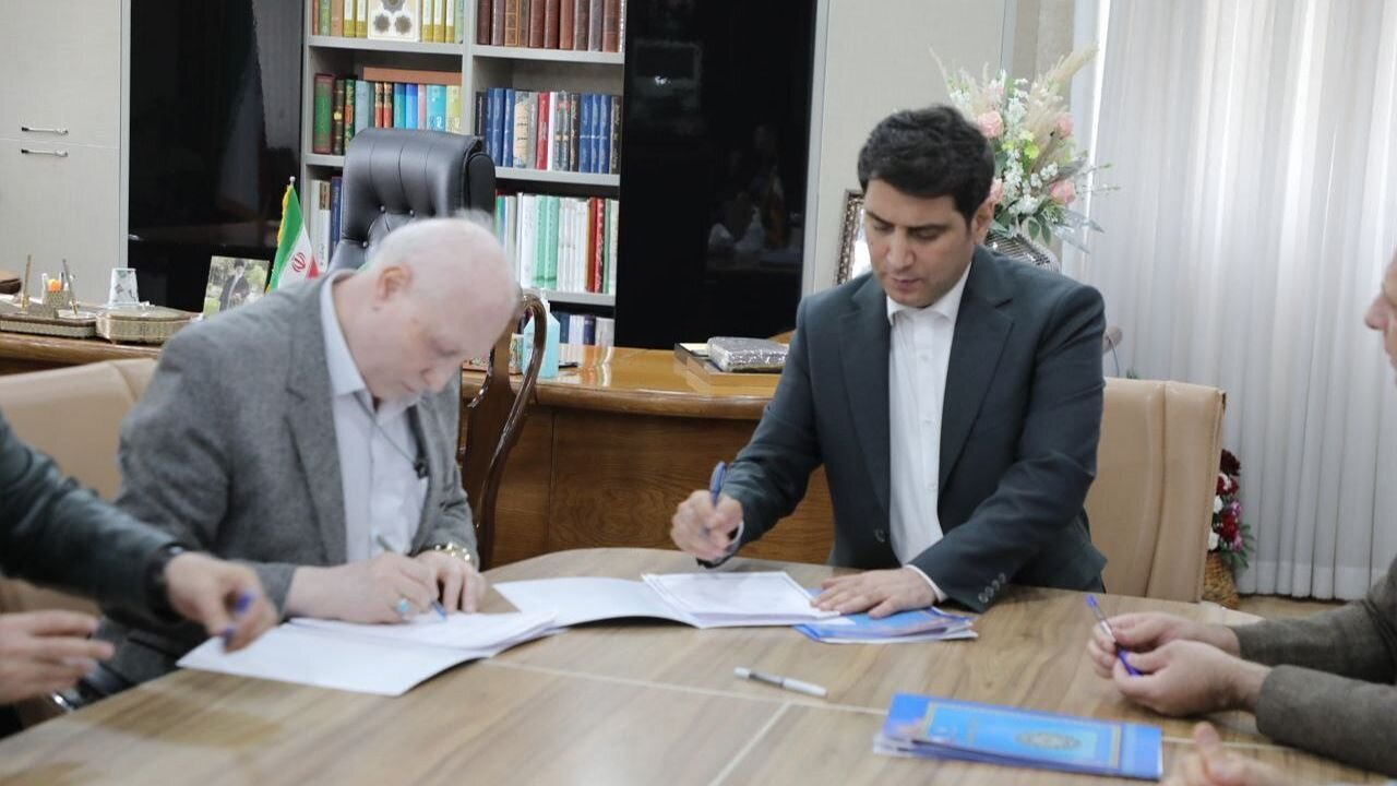 تفاهمنامه تأسیس آکادمی تخصصی بسکتبال در سنندج و برگزاری مسابقات بینالمللی امضا شد