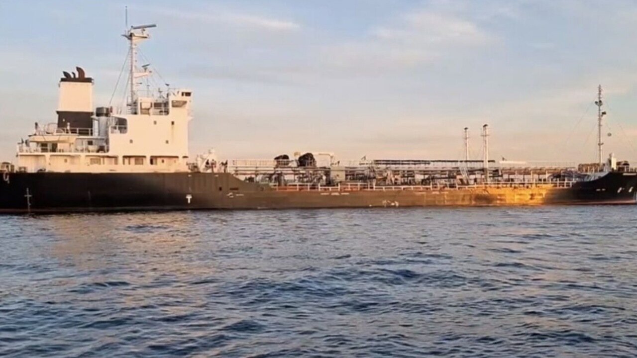 توقیف کشتی حامل ۴ میلیون لیتر سوخت قاچاق در خلیج فارس