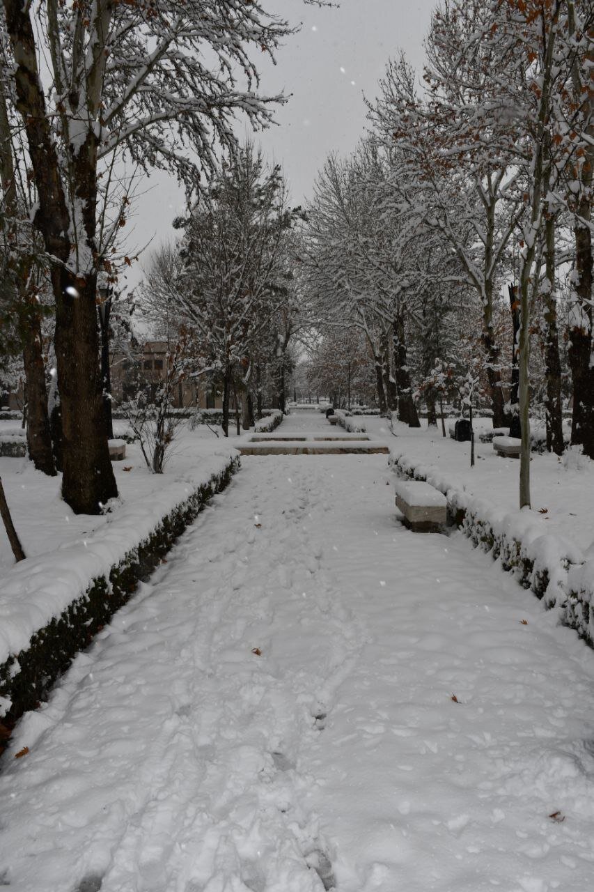 آرامگاه فردوسی در روزهای برفی مشهد