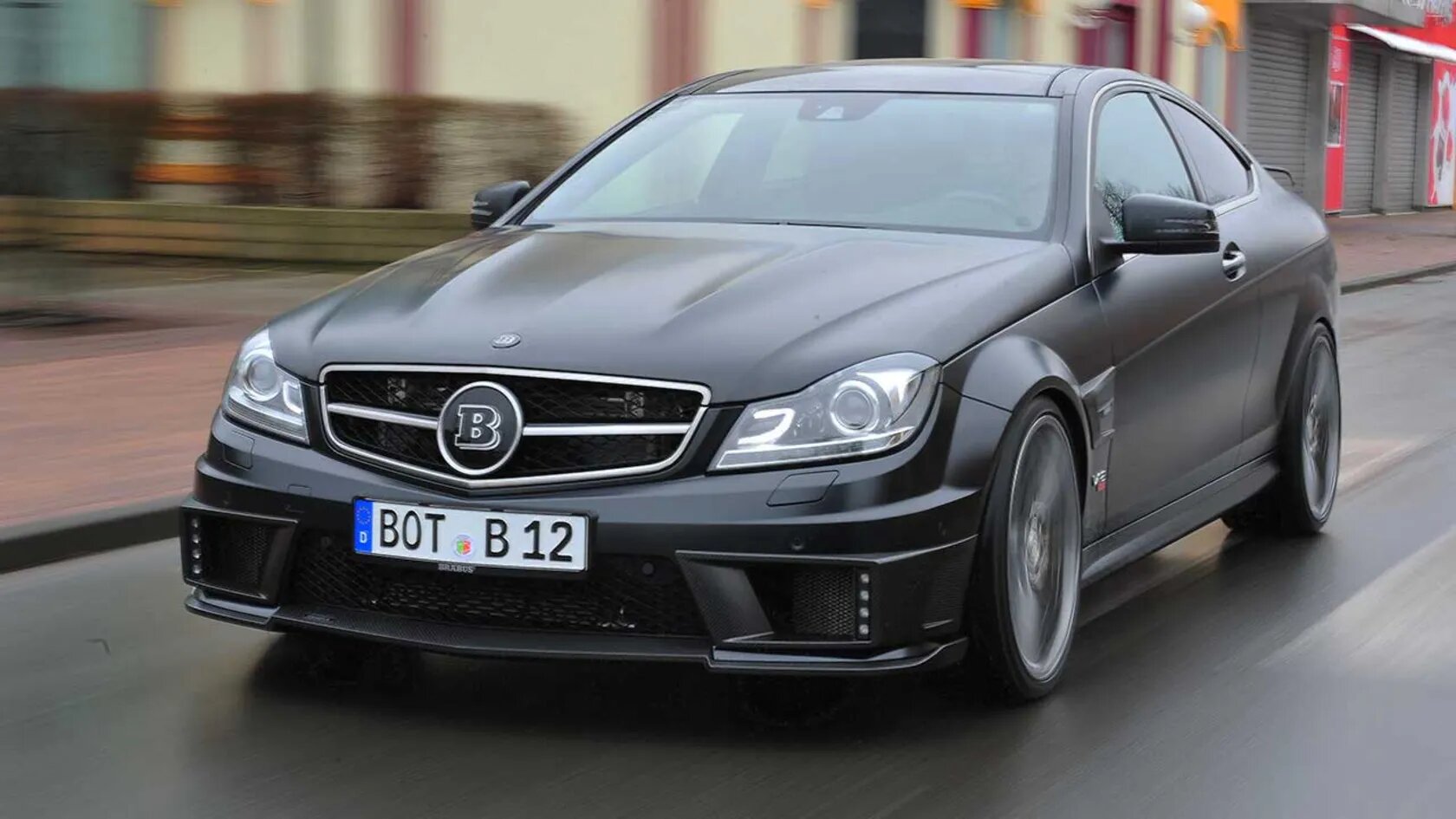 داستان مرسدس بنز C کلاس با موتور V12 و قدرتی بیشتر از فراری