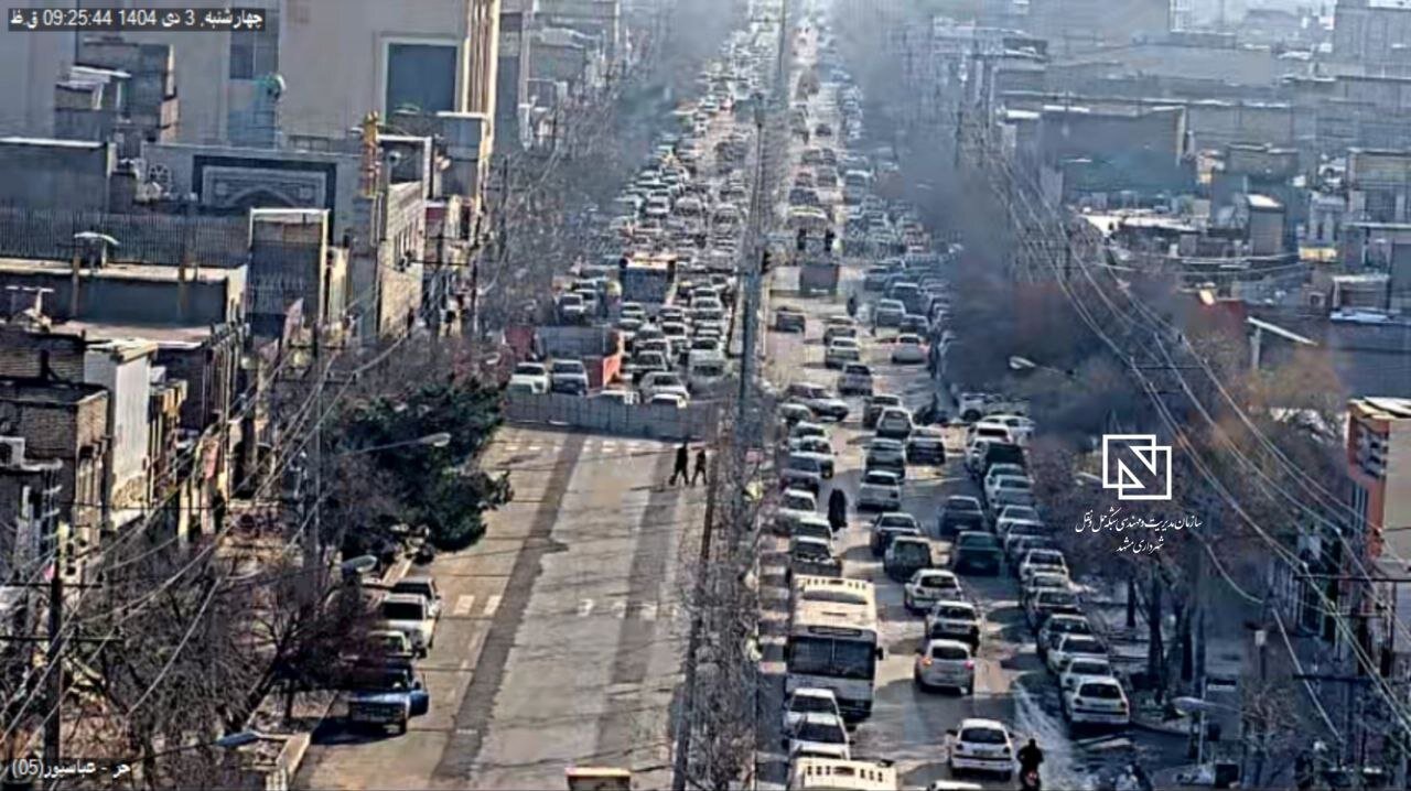 نشست سطحی در بلوار حر مشهد به علت بارندگی؛ معبر امروز بازگشایی میشود