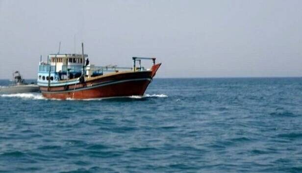 توقیف لنج حامل ۵۵ هزار لیتر سوخت قاچاق در آب‌های کیش