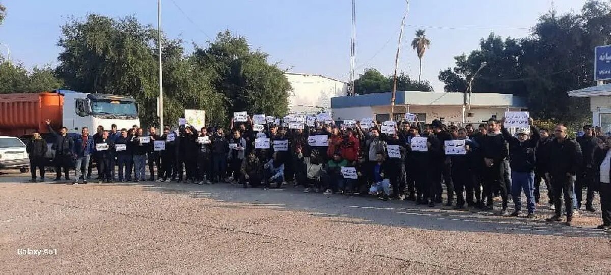 چهارمین روز اعتراض صنفی کارگران قند خاورمیانه شوش/ مطالبات برآورده نشد