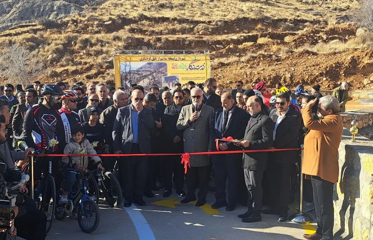 مسیر ۳۲ کیلومتری دوچرخهسواری و پیادهروی شیراز بهره برداری شد