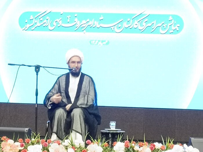 حاج علی اکبری: سیره آیت‌الله روحانی الگوی خدمت صادقانه است