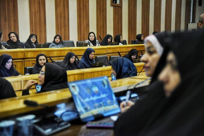 از قانون نابرابر تا طبیعت بی‌حامی؛ درد دل زنان فارس با معاون رئیس‌جمهور