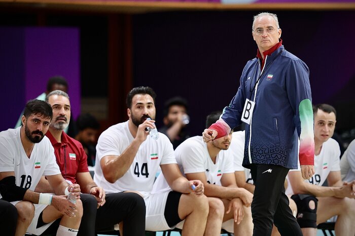 پاکدل: رافائل با دستیار جدید به ایران میآید/از عملکرد تیم ملی در ریاض اصلا راضی نبودم