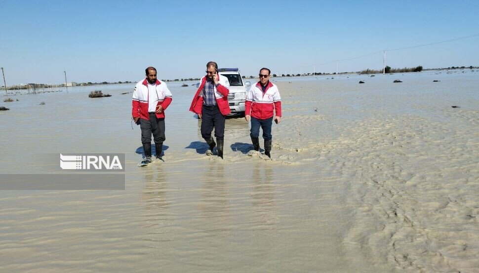 آماده‌باش کامل تیم‌های هلال‌احمر در پی بارش‌های جوی در استان‌های شمالی