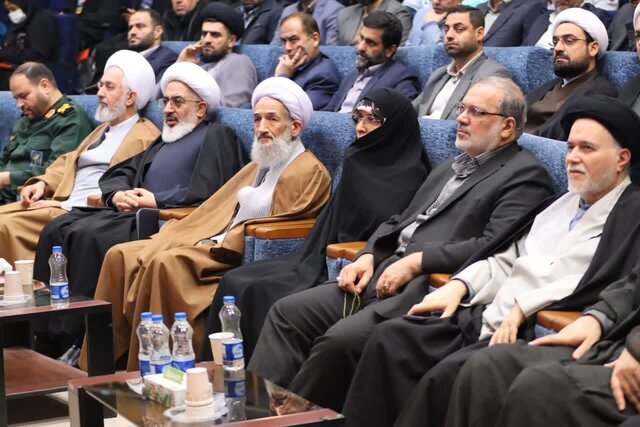 معرفی جریانهای انحرافی نشانه بلوغ فکری و بصیرت جامعه اسلامی است