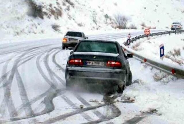 تاکید چندباره پلیس به رانندگان: همراه داشتن تجهیزات زمستانی در سفرها
