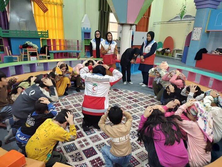 برنامه «ایمنی در کتابخانه» با همکاری هلالاحمر در خرمآباد برگزار شد