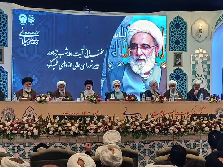 شب زنده دار: احیای حوزه علمیه مشهد مرهون مجاهدت آیتالله میلانی است