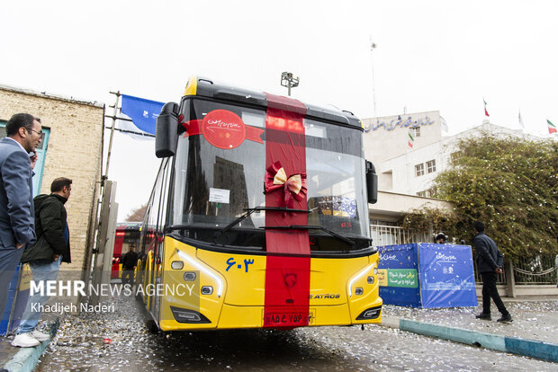 ورود ۳۵ دستگاه اتوبوس دوکابین به کشور