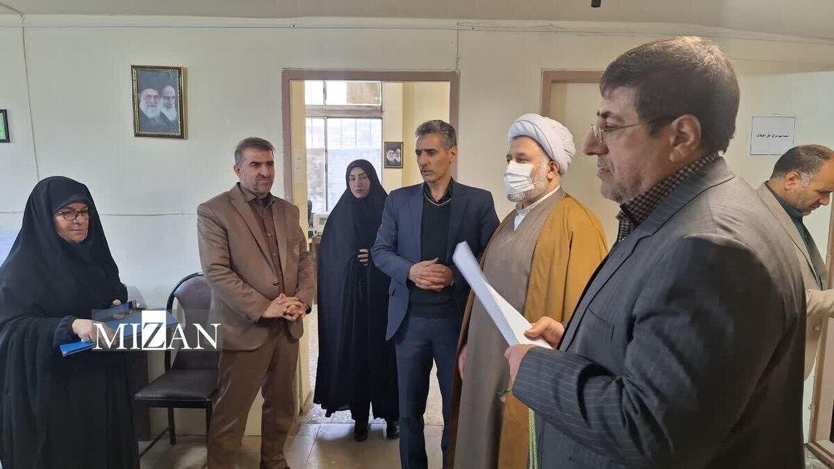 بازدید رئیس کل دادگستری لرستان از دادگاه صلح بروجرد؛ مختومه شدن ۱۲ هزار و ۳۲۱ پرونده در ۹ ماه