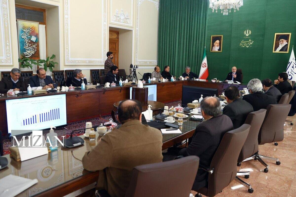 بودجه ۱۴۰۵؛ آزمون جدی دولت و مجلس برای مهار تورم/ تعامل مجلس و دولت برای افزایش واقعی حقوق