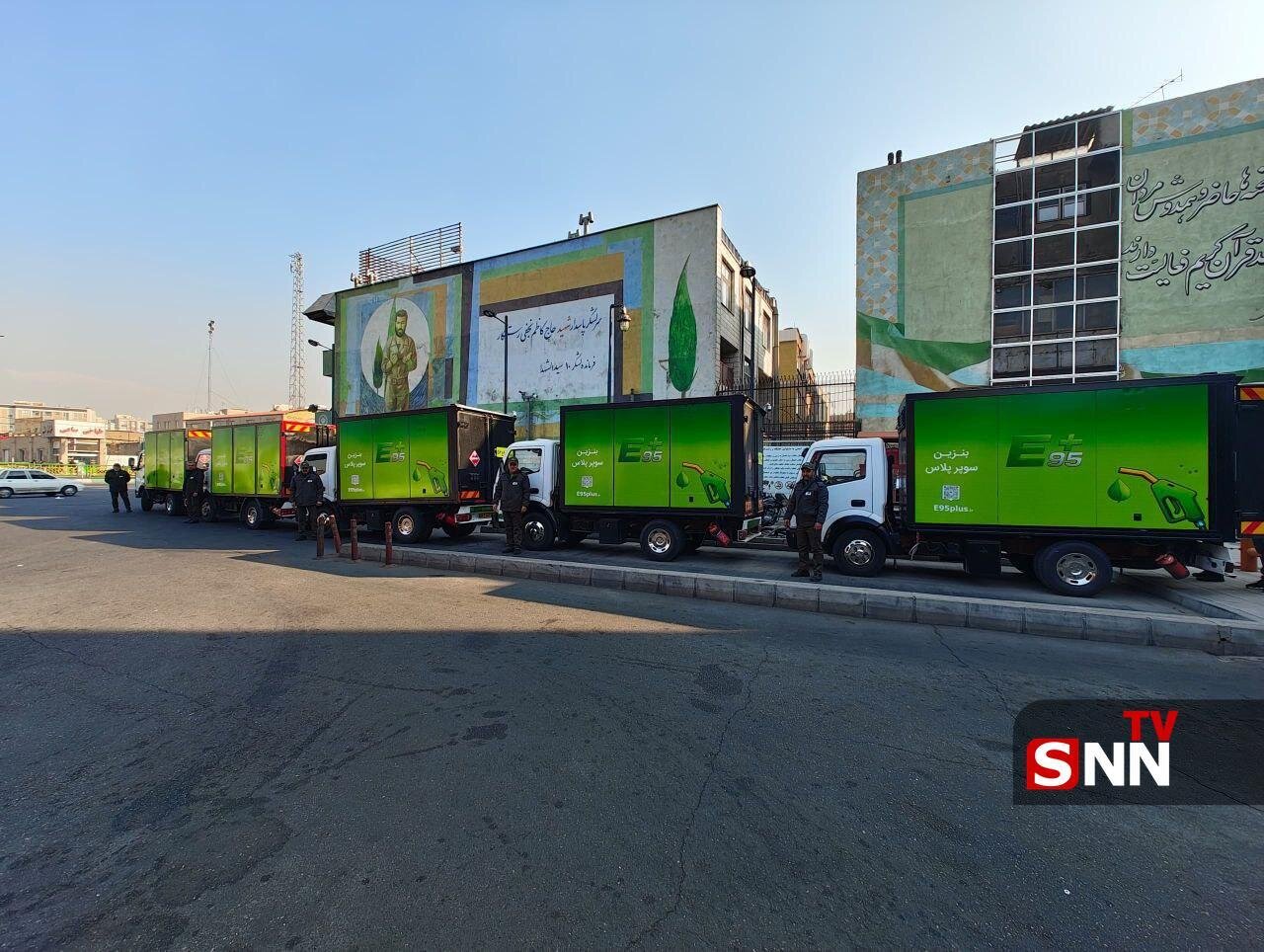 آغاز عرضه بنزین سوپر وارداتی در تهران با استقبال شهروندان/ پنج خودروی سوخت‌رسان سیار در نقاط منتخب مستقر شدند + تصاویر