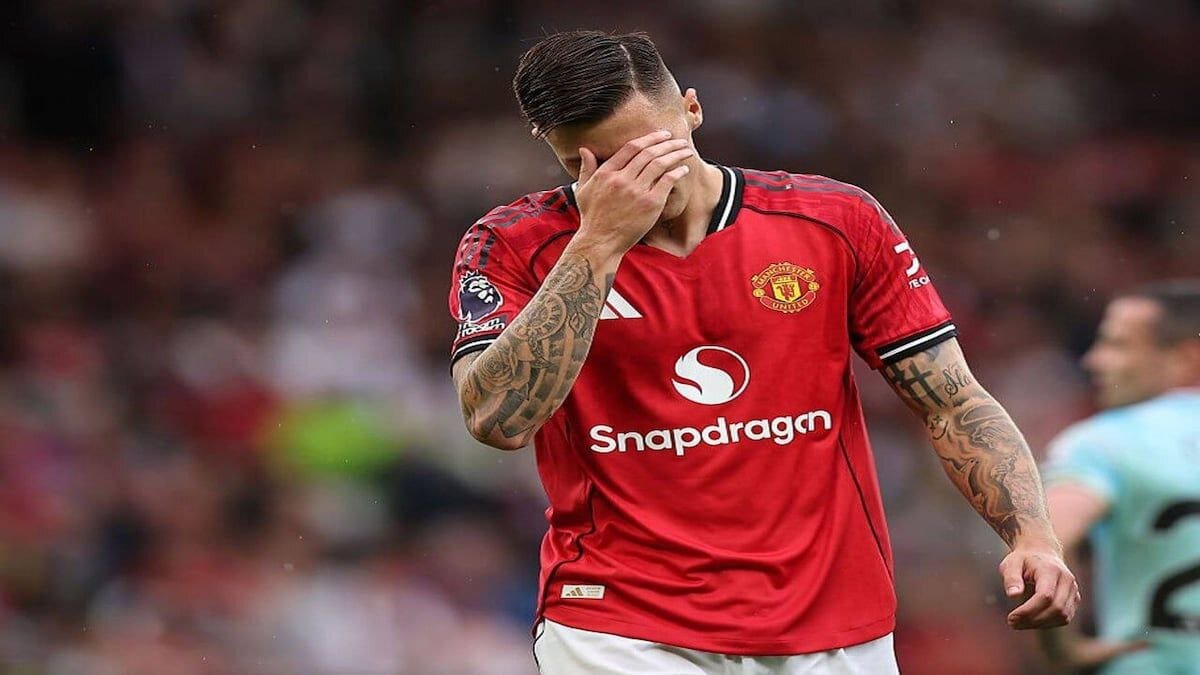 منچستریونایتد ۸۰ میلیون را دور ریخت!