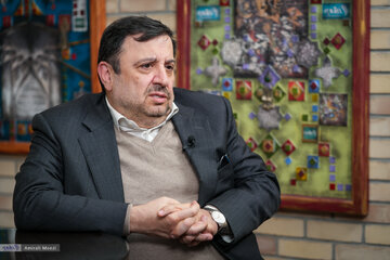 فیروزآبادی: اکانت‌های تجزیه‌طلب، سلطنت‌طلب و سایبری چگونه خط سفید دریافت کرده بودند؟