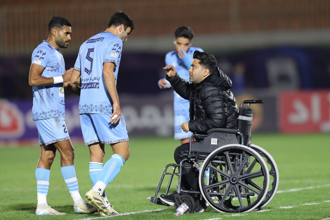 چشم امید استقلال و پرسپولیس به تیم اخباری