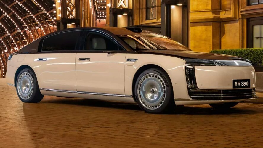 پایان سلطنت آلمان‌ها، فروش بیشتر سدان فوق‌لوکس هواوی از بنز و بی‌ام‌و