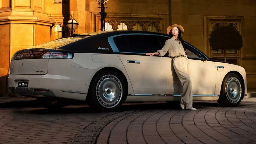 پایان سلطنت آلمان‌ها، فروش بیشتر سدان فوق‌لوکس هواوی از بنز و بی‌ام‌و