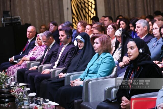 زهرا پزشکیان در باکو نطق کرد