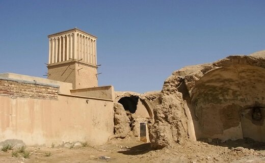 قمرود؛ روستایی که بادگیرش تاریخ را زنده نگه داشته است