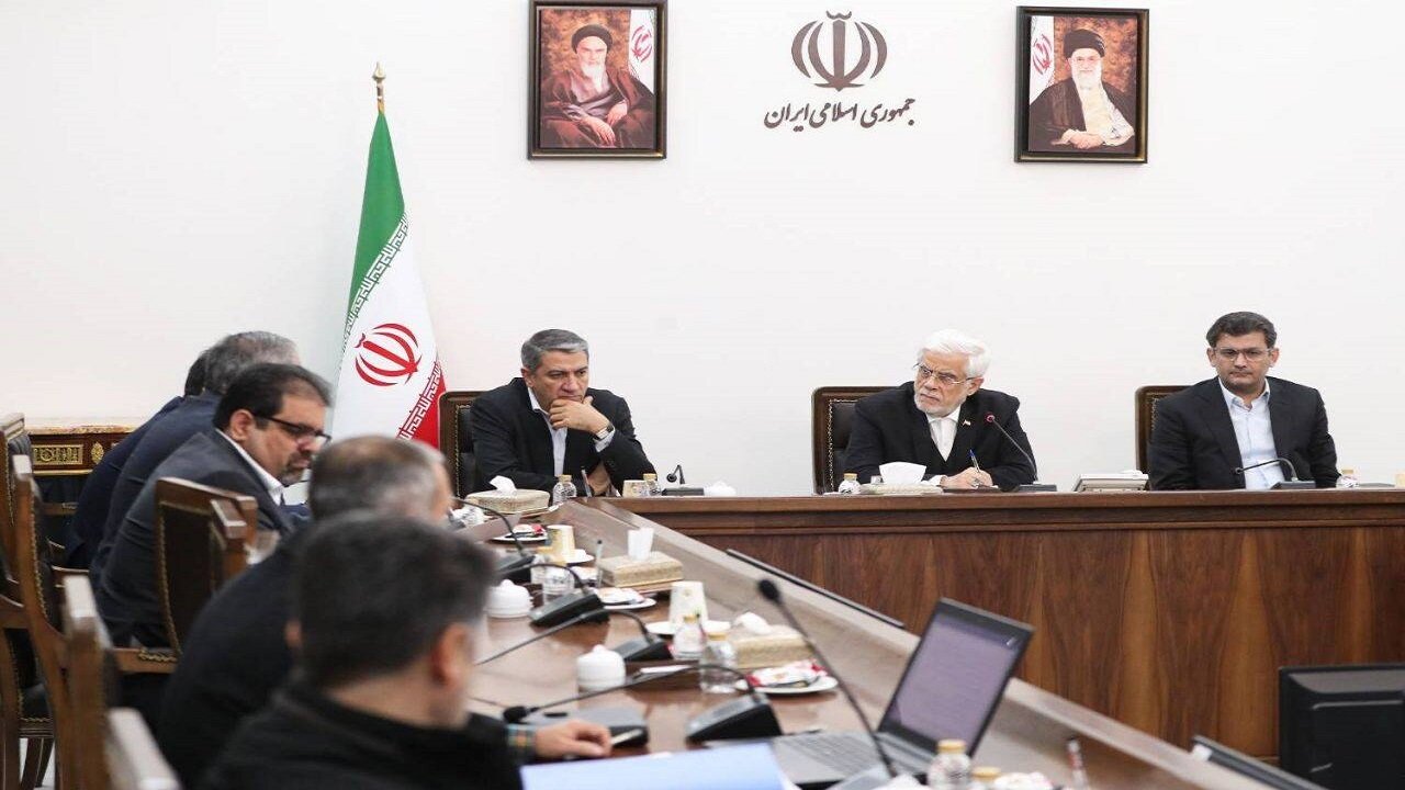 عارف: با توسعه تجارت انرژی، ایران به مرکز مبادلات انرژی منطقه‌ای تبدیل خواهد شد