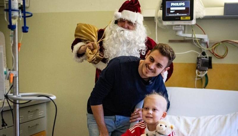 ستاره بایرن‌مونیخ و دیدار با کودکان سرطانی