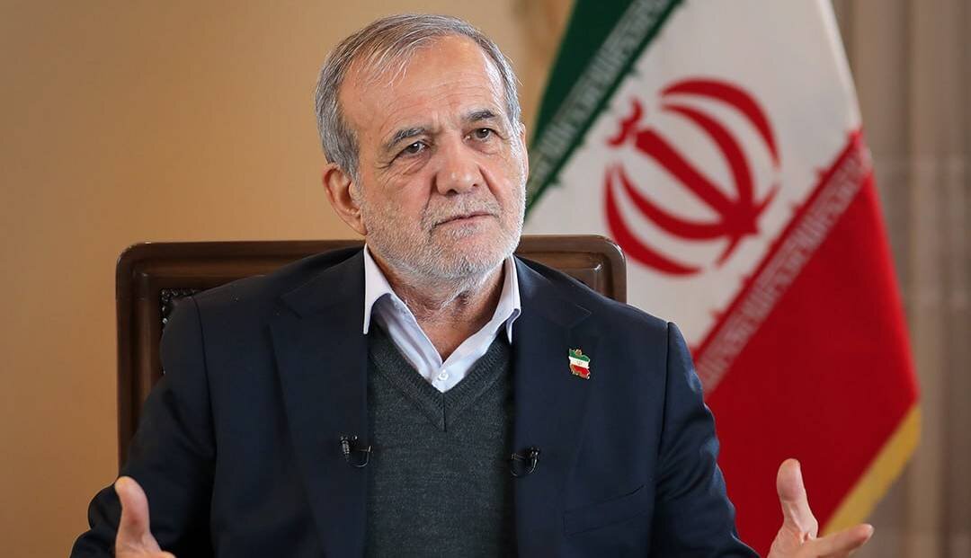 پزشکیان: تصمیم داریم سال آینده در رابطه با بنزین با مردم صحبت کنیم