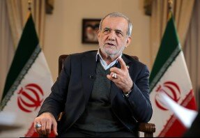 رئیس‌جمهور در گفت‌وگوی تفصیلی با رسانه KHAMENEI.IR مطرح کرد: برای تأمین معیشت مردم برنامه ۲۰ بندی داریم