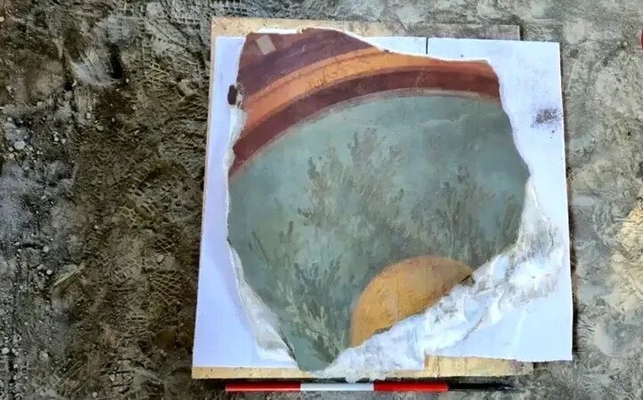 کشف نقاشی‌های تازه‌ در ویلای ۲ هزار ساله همسر امپراتور | عکس