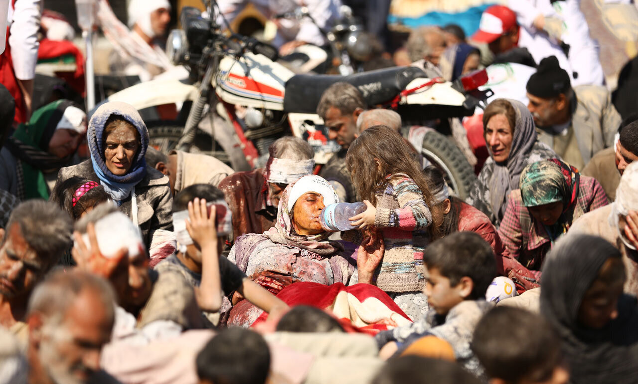 صحنه های عجیب و تلخ  فرمانده در زلزله بم | ببینید